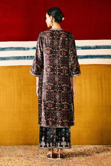 Shop Sue Mue Black Silk, Velvet Sequins, Beads, Embroidery Round Geometric Print Kurta Set at Aza Fashions Shop_Sue Mue_Black Silk, Velvet Sequins, Beads, Embroidery Round Geometric Print Kurta Set _at_Aza_Fashions