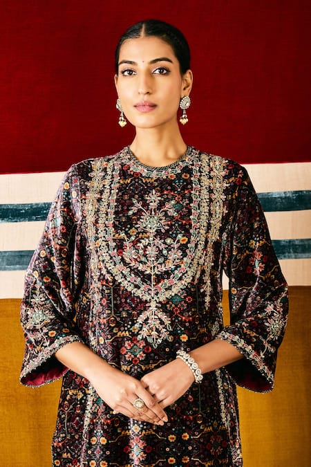 Sue Mue Black Silk, Velvet Sequins, Beads, Embroidery Round Geometric Print Kurta Set Online at Aza Fashions Sue Mue_Black Silk, Velvet Sequins, Beads, Embroidery Round Geometric Print Kurta Set _Online_at_Aza_Fashions