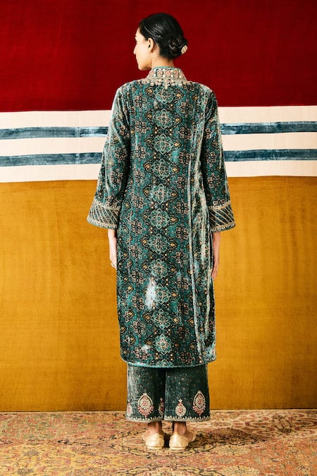 Shop Sue Mue Blue Silk, Velvet Sequins, Zari, Beads V-neck Teal Embroidered Kurta Set at Aza Fashions Shop_Sue Mue_Blue Silk, Velvet Sequins, Zari, Beads V-neck Teal Embroidered Kurta Set _at_Aza_Fashions