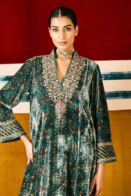 Sue Mue Blue Silk, Velvet Sequins, Zari, Beads V-neck Teal Embroidered Kurta Set Online at Aza Fashions Sue Mue_Blue Silk, Velvet Sequins, Zari, Beads V-neck Teal Embroidered Kurta Set _Online_at_Aza_Fashions