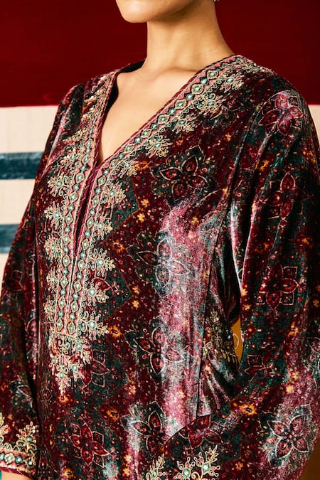 Sue Mue Maroon Silk, Velvet Sequins, Beads, Embroidery V-neck Geometric Print Kurta Set Online at Aza Fashions Sue Mue_Maroon Silk, Velvet Sequins, Beads, Embroidery V-neck Geometric Print Kurta Set _Online_at_Aza_Fashions