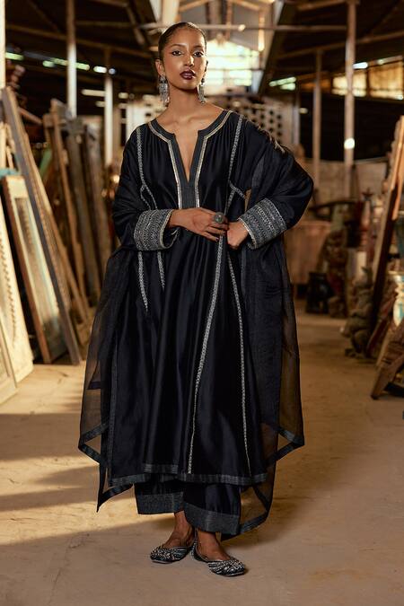 Karishma Khanduja Bareilly_Black Chanderi Sequins, Beads, Embroidery Split V-neck Placement Anarkali Set _Online_at_Aza_Fashions