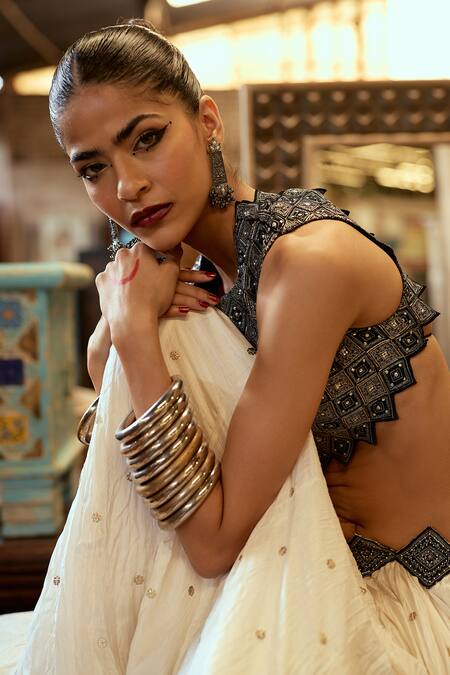 Shop Karishma Khanduja Bareilly Black , Organza Cut Work, Beads, Embroidery Floral Butti Lehenga Set Online at Aza Fashions Shop_Karishma Khanduja Bareilly_Black , Organza Cut Work, Beads, Embroidery Floral Butti Lehenga Set _Online_at_Aza_Fashions