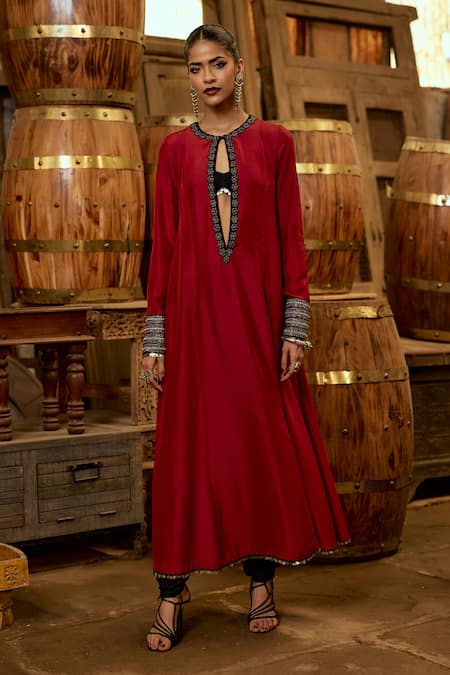 Shop_Karishma Khanduja Bareilly_Maroon Silk Beads, Embroidery Round Neck Floral Kurta Set _Online_at_Aza_Fashions