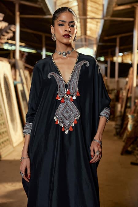 Buy_Karishma Khanduja Bareilly_Black Silk Tassels, Embroidery V-neck Geometric Kaftan And Salwar Set _Online_at_Aza_Fashions