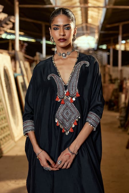 Shop_Karishma Khanduja Bareilly_Black Silk Tassels, Embroidery V-neck Geometric Kaftan And Salwar Set _Online_at_Aza_Fashions
