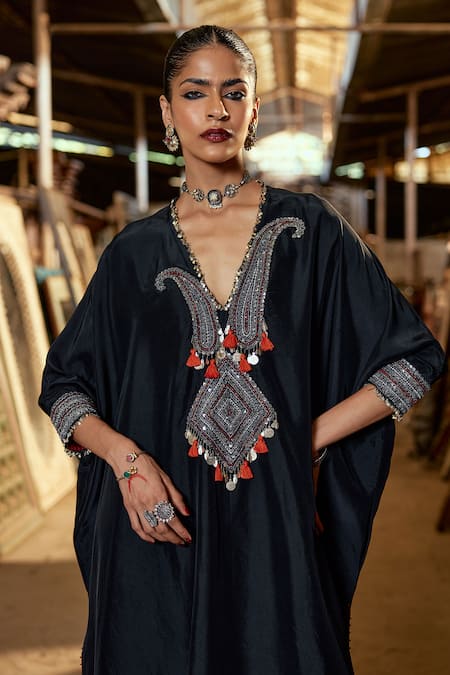 Karishma Khanduja Bareilly_Black Silk Tassels, Embroidery V-neck Geometric Kaftan And Salwar Set _at_Aza_Fashions