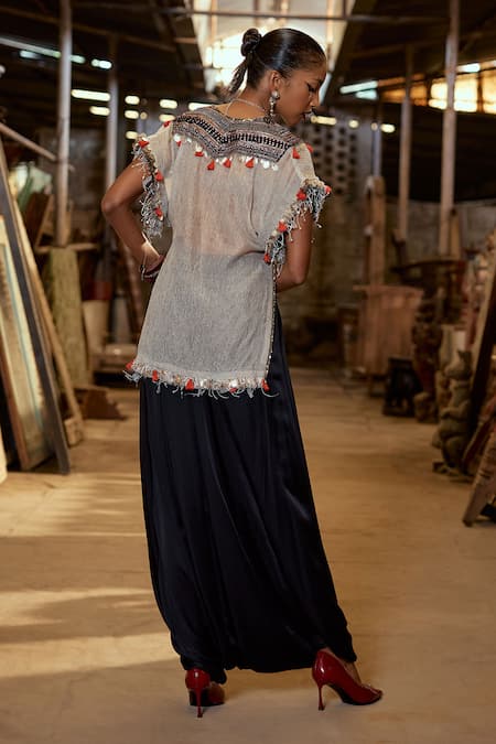 Karishma Khanduja Bareilly Paisley Butti Embroidered Kurta & Dhoti Pant 