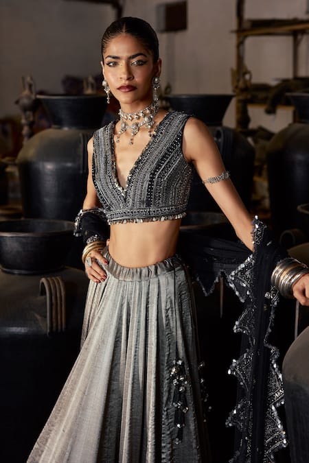 Buy_Karishma Khanduja Bareilly_Silver Tussar Sequins, Cut Work V-neck Geometric Embroidered Lehenga Set _Online_at_Aza_Fashions