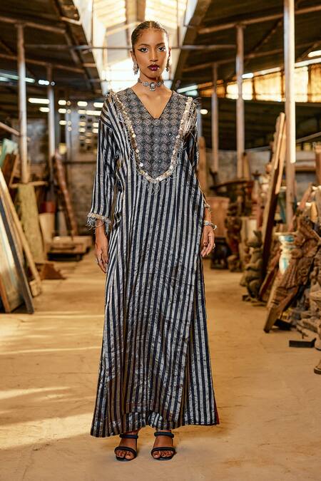 Karishma Khanduja Bareilly_Silver Silk Lace, Beads V-neck Geometric Sequin Stripe Kaftan Set _Online_at_Aza_Fashions