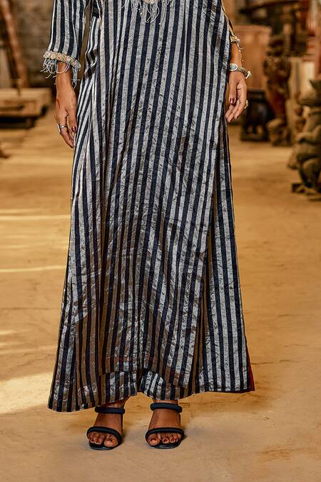 Buy_Karishma Khanduja Bareilly_Silver Silk Lace, Beads V-neck Geometric Sequin Stripe Kaftan Set _Online_at_Aza_Fashions