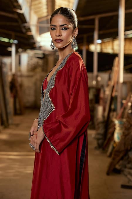 Buy_Karishma Khanduja Bareilly_Maroon Silk Sequins, Beads Plunge Neck Geometric Embroidered Kaftan With Pant _Online_at_Aza_Fashions