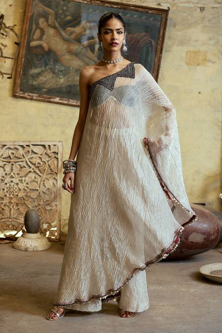 Buy Karishma Khanduja Bareilly Silver Tissue Geometric Embroidered Cape With Pant Buy_Karishma Khanduja Bareilly_Silver Tissue Geometric Embroidered Cape With Pant