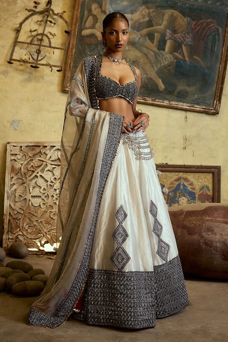 Karishma Khanduja Bareilly Geometric Embroidered Lehenga Set 
