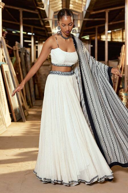 Karishma Khanduja Bareilly_Cream Chanderi Cut Work, Sequins Scoop Neck Mukaish Embroidered Lehenga Set _Online_at_Aza_Fashions