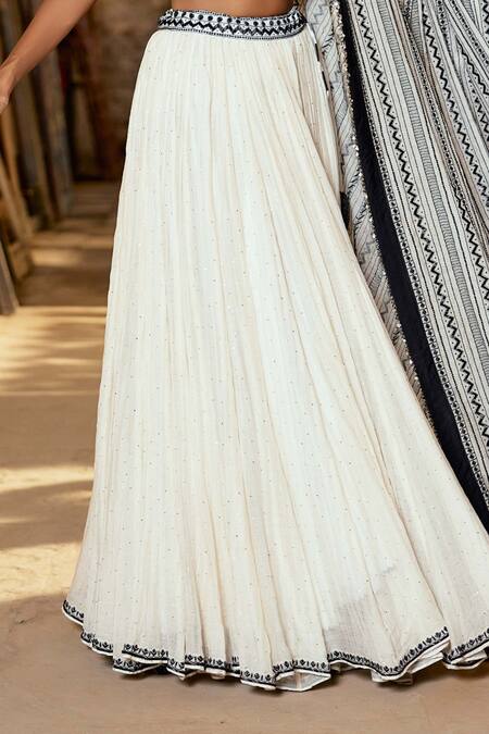 Buy_Karishma Khanduja Bareilly_Cream Chanderi Cut Work, Sequins Scoop Neck Mukaish Embroidered Lehenga Set _Online_at_Aza_Fashions