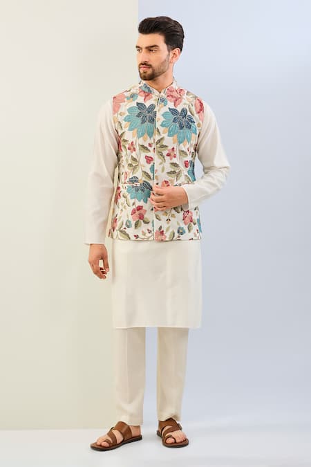 Rabani & Rakha Thread Floral Embroidered Bundi With Solid Kurta Set 