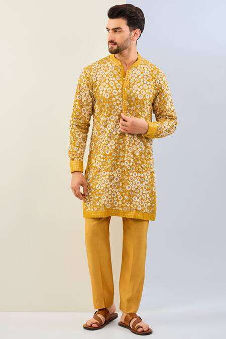 Rabani & Rakha Floral Thread Embroidered Kurta With Pant 