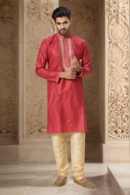 Samyukta Singhania Pink Kurta Silk Embroidery Floral Mirror Set 