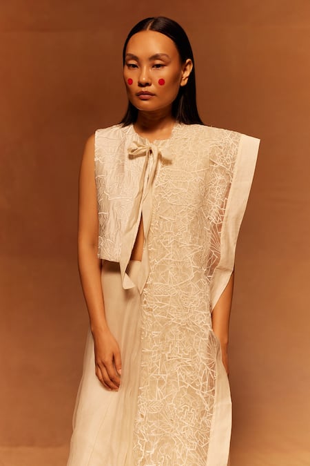 Ahmev_Ivory Silk Organza, Cotton Tassels Abstract Animal Embroidered Saree _Online_at_Aza_Fashions