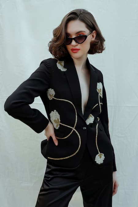 Buy_Shagufta_Black Crepe Beads V-neck Floral Embroidered Jacket And Pant Set _Online_at_Aza_Fashions