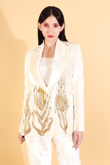 Buy_Shagufta_White Velvet Beads, Embroidery Collared Jacket And Pant Set _Online_at_Aza_Fashions