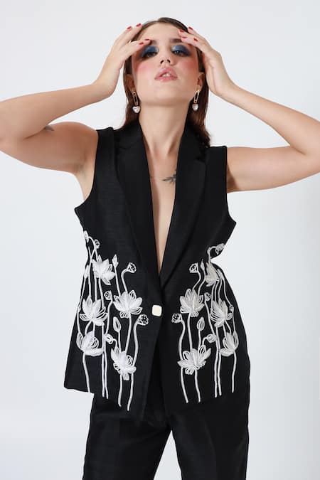 Buy_Shagufta_Black Silk Beads, Embroidery V-neck Jacket And Pant Set _Online_at_Aza_Fashions