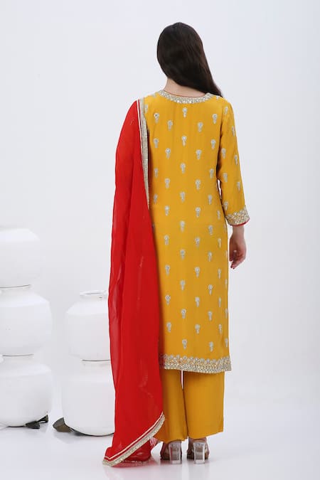 Neha Mehra Floral Hand Embroidered Kurta Pant Set 