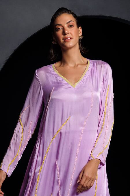 Buy Nautanky Purple Satin, Chiffon Sequins, Beads V-neck Lilac Embroidered Kurta Set Buy_Nautanky_Purple Satin, Chiffon Sequins, Beads V-neck Lilac Embroidered Kurta Set
