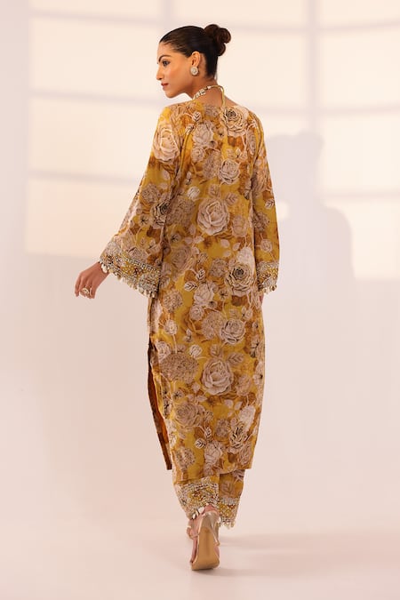 Sanam Gold Floral Embellished Kurta Set 