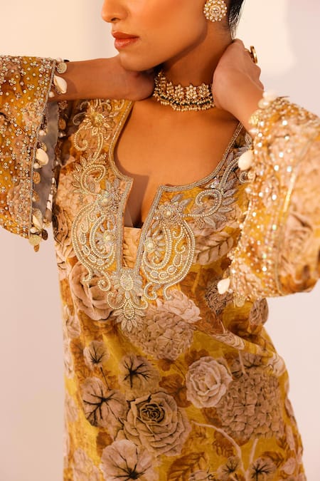 Sanam_Gold Velvet Pearls, Stones, Beads Split V-neck Floral Embellished Kurta Set _Online_at_Aza_Fashions