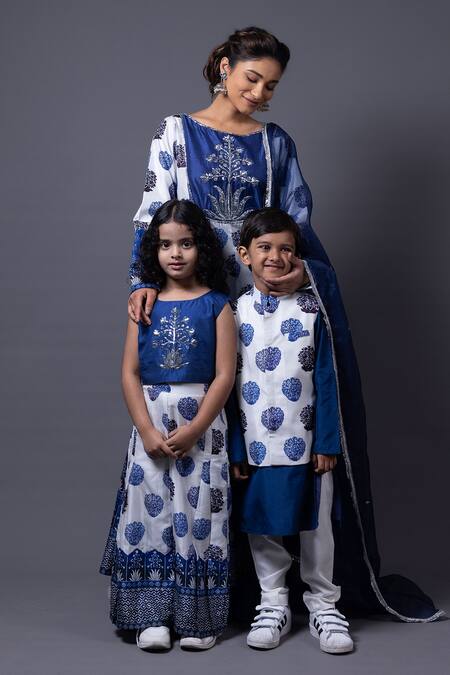 Buy_Thetaa_White Cotton, Viscose, Silk Embroidery Floral Butti Printed Kurta Set 