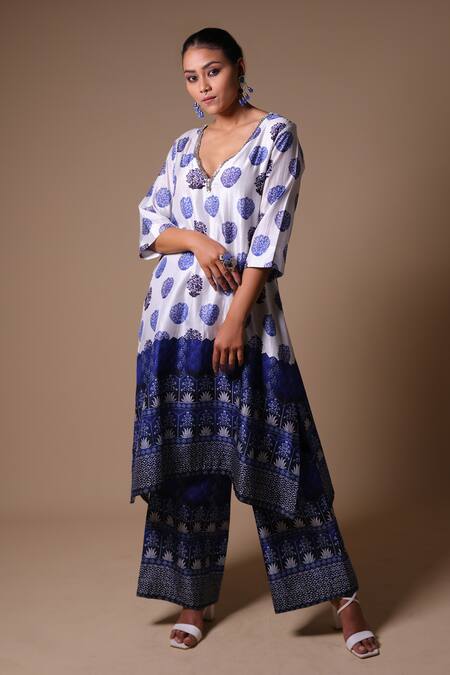 Buy_Thetaa_White Satin, Silk Stones Plunge Neck Asymmetric Floral Butta Printed Kurta Set _Online_at_Aza_Fashions