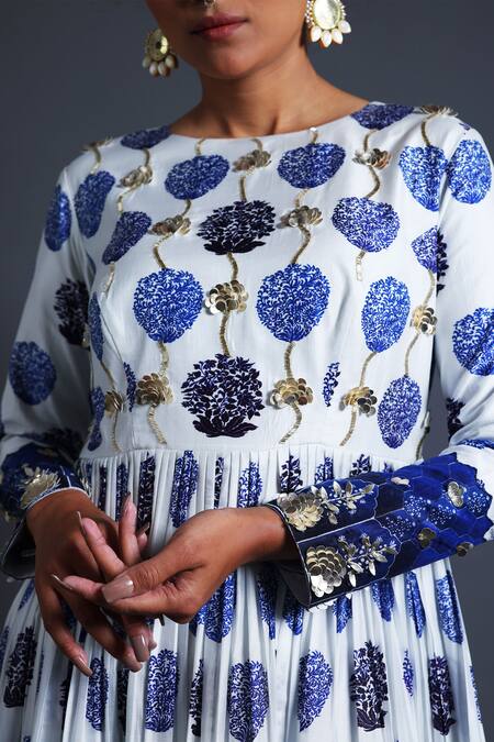 Thetaa_White Viscose, Silk Organza, Silk, Satin Floral Butti Anarkali Set With Dupatta _Online_at_Aza_Fashions