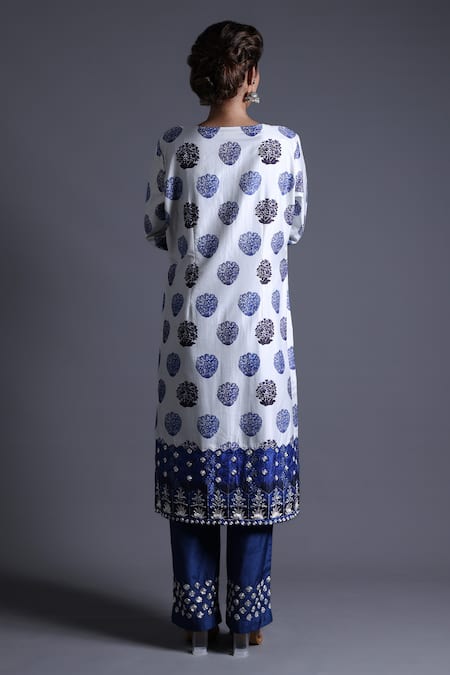 Shop_Thetaa_White Viscose, Silk Organza Embroidery Split V-neck Floral Butti Print Kurta Set _at_Aza_Fashions