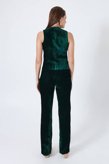 Shagufta Green Velvet Cutdana Embroidered Jacket & Pant 