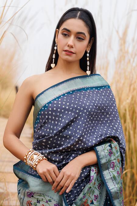 Geroo Jaipur_Gray Silk Embroidery Round Neck Bandhani Woven Pure Saree_at_Aza_Fashions