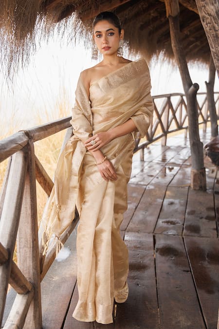 Geroo Jaipur_Beige Tissue Zari Round Neck Handwoven Saree With Blouse Piece_Online_at_Aza_Fashions