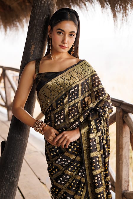 Buy_Geroo Jaipur_Black Georgette Hand Bandhani Pre-stitched Saree With Blouse Piece _Online_at_Aza_Fashions