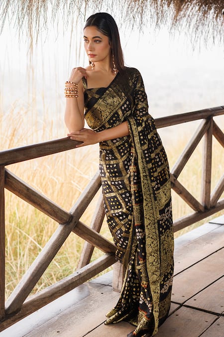 Shop_Geroo Jaipur_Black Georgette Hand Bandhani Pre-stitched Saree With Blouse Piece _Online_at_Aza_Fashions