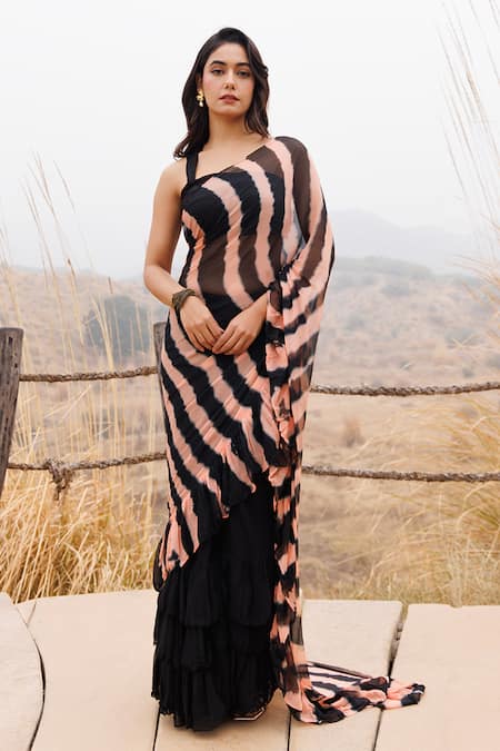 Geroo Jaipur Stripe Pattern Pre-Stitched Saree With Unstitched Blouse Piece 