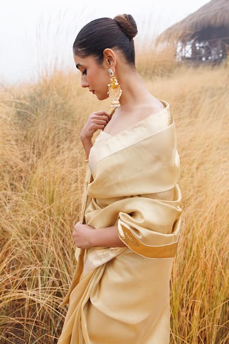 Geroo Jaipur_Beige Tissue Gota Patti Round Neck Border Woven Saree _at_Aza_Fashions