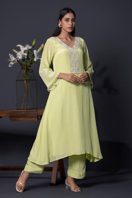 Shweta Dabas_Green Organza, Crepe Pearls, Crystals V-neck Embellished Anarkali Set _Online_at_Aza_Fashions