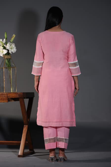 Shweta Dabas Rosa Embroidered Peach Kurta Set 