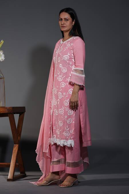 Shweta Dabas_Peach Cotton, Chanderi Silk Lace, Embroidery Round Neck Rosa Kurta Set _Online_at_Aza_Fashions