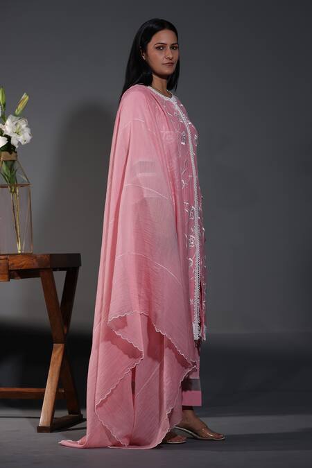 Buy_Shweta Dabas_Peach Cotton, Chanderi Silk Lace, Embroidery Round Neck Rosa Kurta Set _Online_at_Aza_Fashions