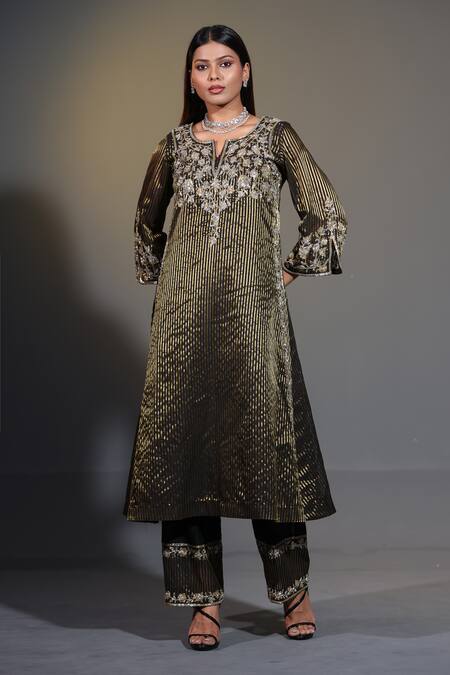 Shweta Dabas_Black Crepe, Silk Organza, Cotton Zari, Cut Work, Striped And Gold Kurta Set _Online_at_Aza_Fashions