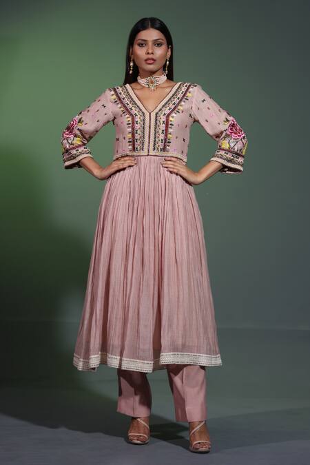 Shweta Dabas_Peach Cotton Embroidery V-neck Ditsy Bloom Anarkali Set _Online_at_Aza_Fashions