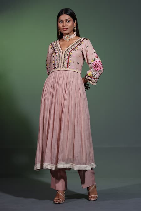 Buy_Shweta Dabas_Peach Cotton Embroidery V-neck Ditsy Bloom Anarkali Set _Online_at_Aza_Fashions