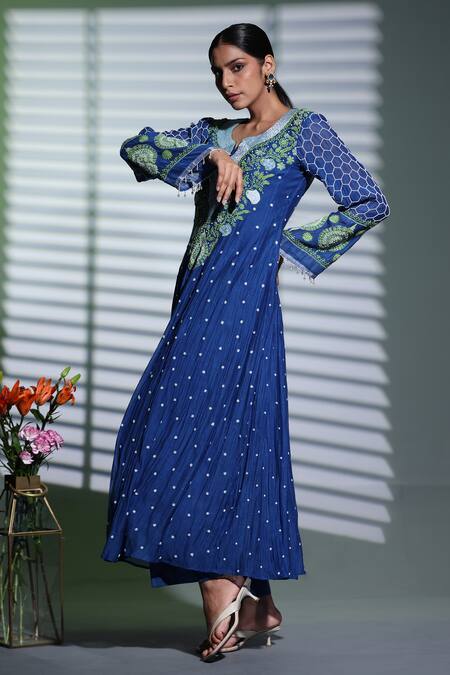 Shweta Dabas_Blue Cotton Pearls, Cut Work Split V-neck Chikankari Embroidered Anarkali Set _Online_at_Aza_Fashions